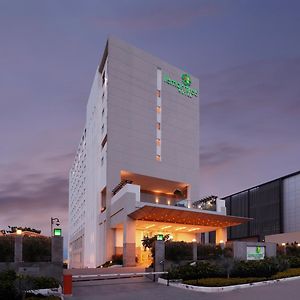 Lemon Tree Hotel, Gachibowli, Хайдарабад Exterior photo