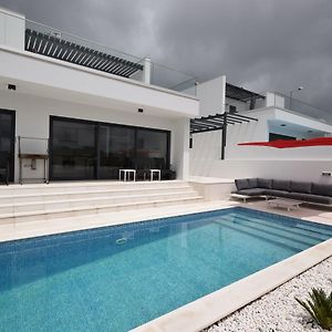 Comfortable Villa In Coto With Swimming Pool Exterior photo