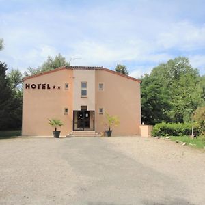 Отель La Bonne Auberge Pommevic Exterior photo