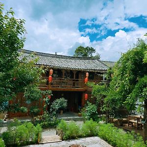 Lijiang Baisha Holiday Resort Exterior photo