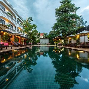 Lin Ratanak Angkor Hotel Сиемрип Exterior photo