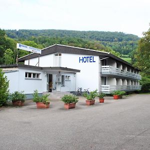 Business Hotel Riverside Дуггинген Exterior photo