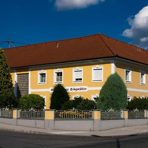 Отель Gaestehaus Stoegmueller Asten Exterior photo