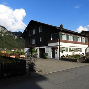 Bed and Breakfast Bnbetschart Муотаталь Exterior photo