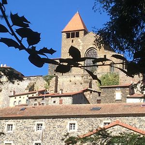 Отель Auberge De Chanteuges Exterior photo