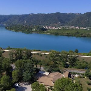 Отель Auberge Du Golf La Roche-de-Glun Exterior photo