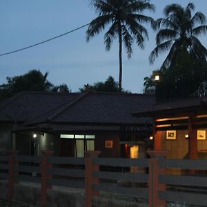 Amazon Bungalow & Cottages Batukaras Exterior photo