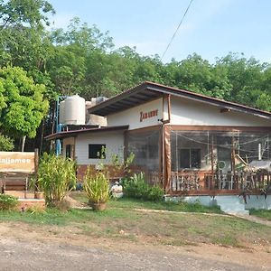 Отель Najjamee Bungalow Пхукет Exterior photo