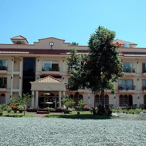 Отель Chateau Del Mar Davao Exterior photo