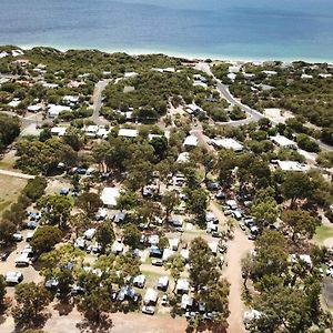 Отель Peppermint Grove Beach Holiday Park Capel Exterior photo