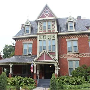 Bed and Breakfast Spencer House Bed & Breakfast Эри Exterior photo