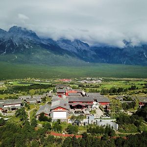 Отель Jinmao Pureal Mountain Liiang Лицзян Exterior photo