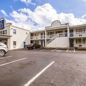 Motel 6-Washington, Dc - Convention Center Exterior photo