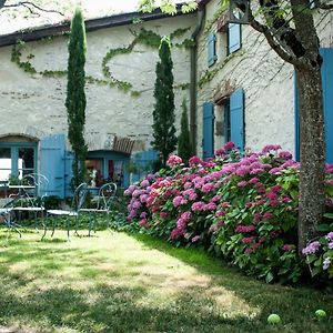 Bed and Breakfast Les Huguets Вильнёв-сюр-Ло Exterior photo