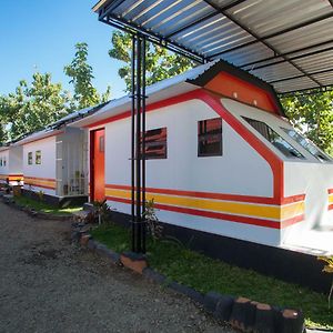 Отель Reddoorz Near Banyuwangi Kota Train Station Exterior photo