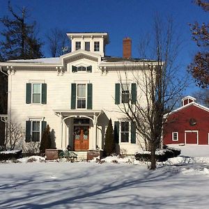 Antique Mansion B & B Ратленд Exterior photo