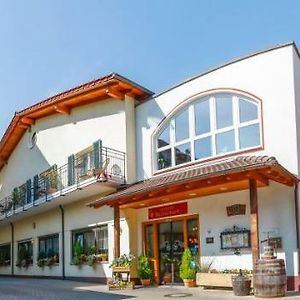 Hotel-Restaurant Zum Ochsen Шальштадт Exterior photo