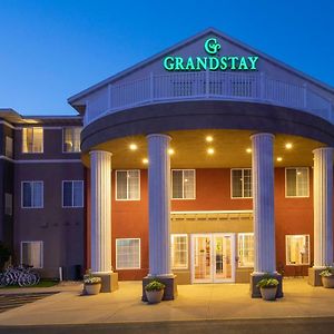 Grandstay Hotel & Suites Эймс Exterior photo