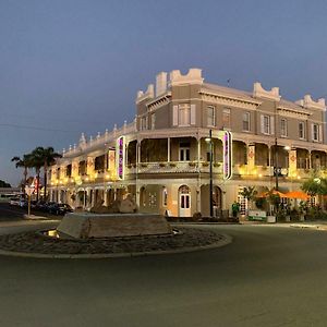 The Rose Hotel & Motel Банбери Exterior photo