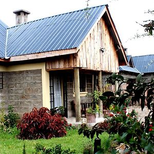 Mount Kenya Ecocamp & Villas Наньюки Exterior photo