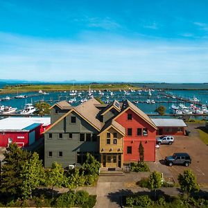 At The Helm Hotel Ilwaco Exterior photo