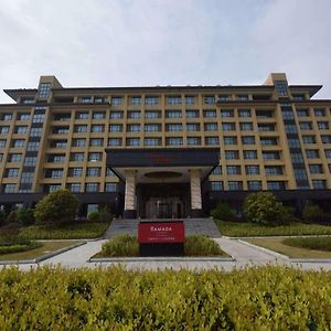 Отель Ramada Wyndham Yingcheng Exterior photo