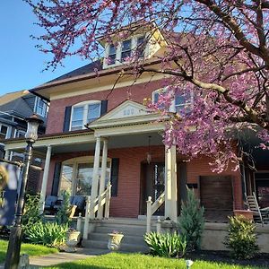 Bed and Breakfast Harvest Moon Bed & Breakfast Нью Холланд Exterior photo