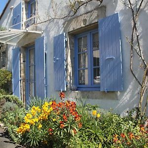 Вилла La Maison Bleue Saint-Gelais Exterior photo