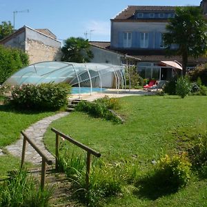 Bed and Breakfast Clos Muneau Aiguillon Exterior photo