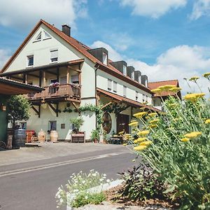 Weingut Leininger Ferienwohnungen Айбельштадт Exterior photo