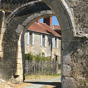 Вилла Le Vieux Chateau De Saint Martin-Lars Exterior photo