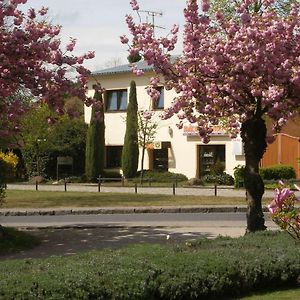 Pension "Am Schloss" Люббен Exterior photo