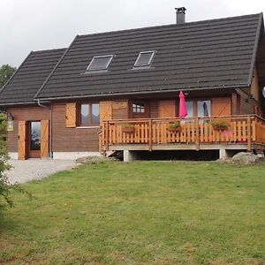 Вилла Chalet Des 4 Saisons Saint-Genes-Champespe Exterior photo