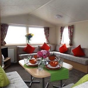 Отель Caravan By The Sea Trecco Bay Порткол Exterior photo