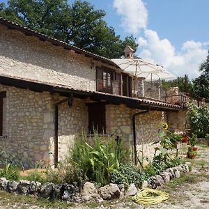 Отель La Locanda Del Frullo Poggio Moiano Exterior photo