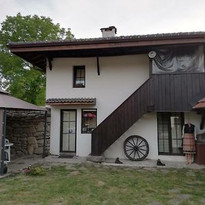 Апартаменты Бутикова къща МЕРИ Орешак Exterior photo