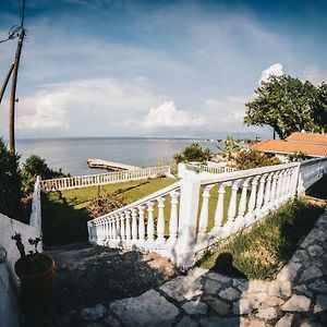 Villa Galanis By The Sea Нифорейка Exterior photo