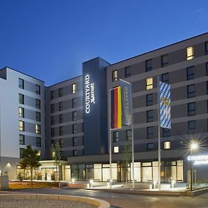 Отель Courtyard By Marriott Oberpfaffenhofen Munich South Гильхинг Exterior photo