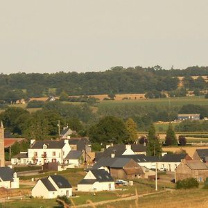 Отель La Ferme De La Cavalerie Saint-Gonnery Exterior photo