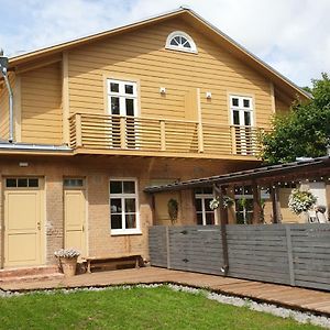 Отель Taevas Kuelalistemaja Выру Exterior photo