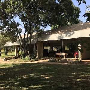 Отель Jackleberry Safaris Масаи-Мара Exterior photo