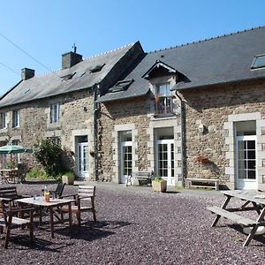 Hotel La Quebecoise Динан Exterior photo