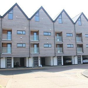 Modern **Pet Friendly** 3 Bed Beach View Town House Near Dover ,Canterbury ,Folkestone And Хайт Exterior photo