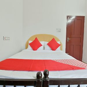 Отель Oyo 15434 Hilton Residency Alappuzha Exterior photo