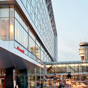 Marriott Montreal Airport In-Terminal Hotel Дорваль Exterior photo