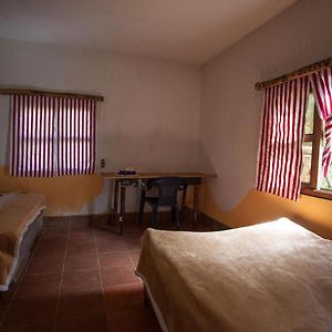 Отель Hostal Checruz, Todos Santos Cuchumatan Уэуэтенанго Exterior photo