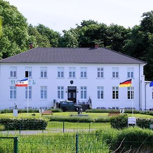 Апартаменты Ostsee-Gutshaus Am Salzhaff Pepelow Naehe Rerik- Am Meer Residieren! Klein Stromkendorf Exterior photo