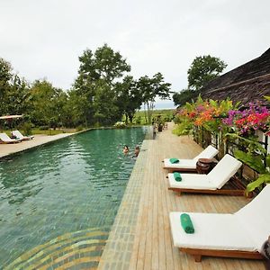 Villa Inle Boutique Resort Ньоншуэ Exterior photo