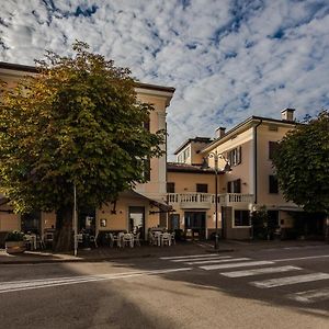 Albergo Caffe Centrale Медзокорона Exterior photo