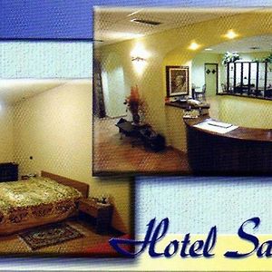 Hotel Sassacci Чивита-Кастеллана Exterior photo